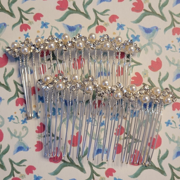 Pair of Hair Comb Faux Pearls & Crystals On Silver-tone Metal - Picture 9 of 13